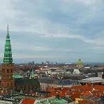 Beautiful 3 Bedroom Flat Next To The Marble Church